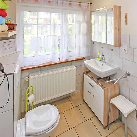 Casa de Férias Doppelhaushaelfte Mirow Starsow