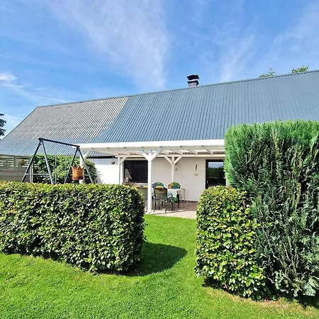 Casa de Férias Doppelhaushaelfte Mirow Starsow