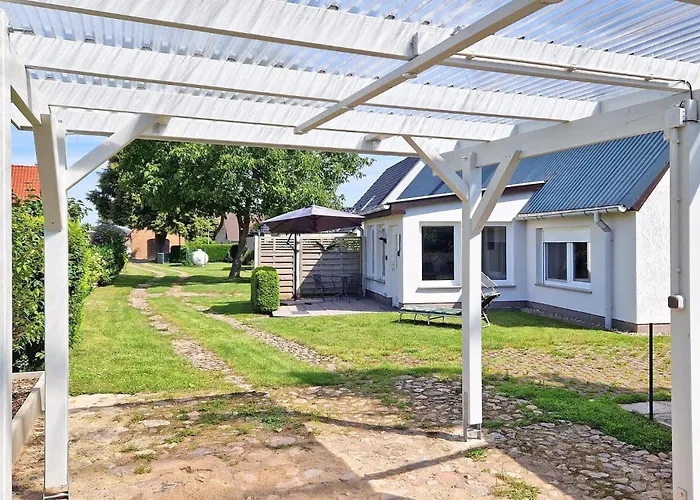 Feriehus Doppelhaushaelfte Mirow Starsow